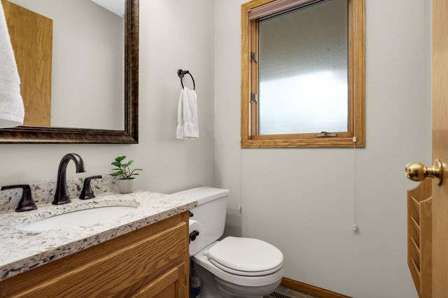 17704 Icon Trail, Lakeville, MN 55044