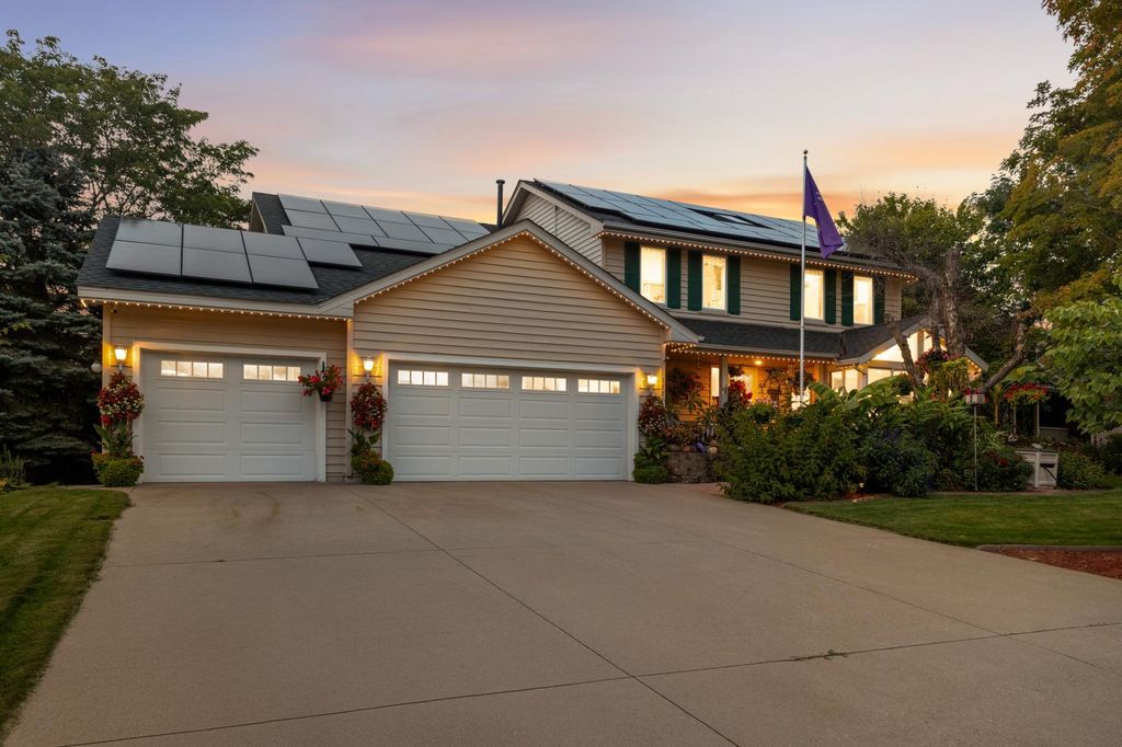 17704 Icon Trail, Lakeville, MN 55044