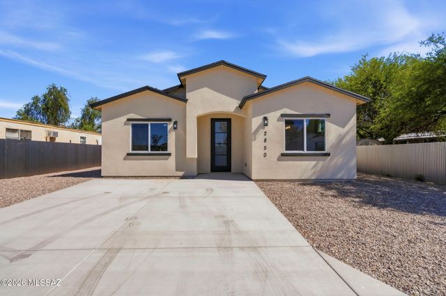 2850 W Carnauba Street, Tucson, AZ 85705