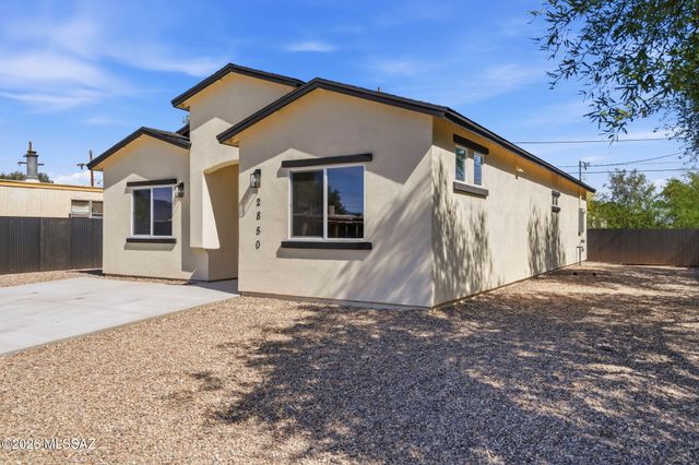 2850 W Carnauba Street, Tucson, AZ 85705