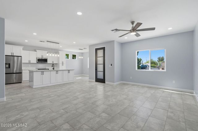 2850 W Carnauba Street, Tucson, AZ 85705