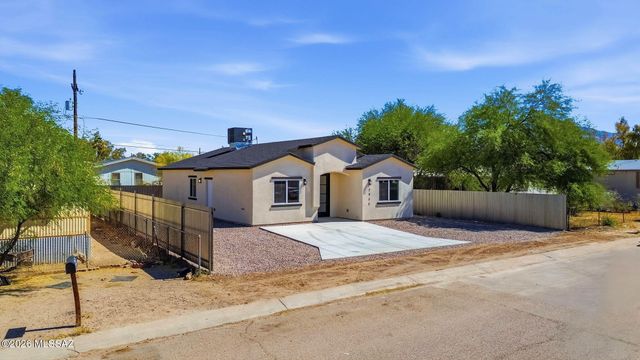 2850 W Carnauba Street, Tucson, AZ 85705