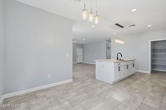 2850 W Carnauba Street, Tucson, AZ 85705