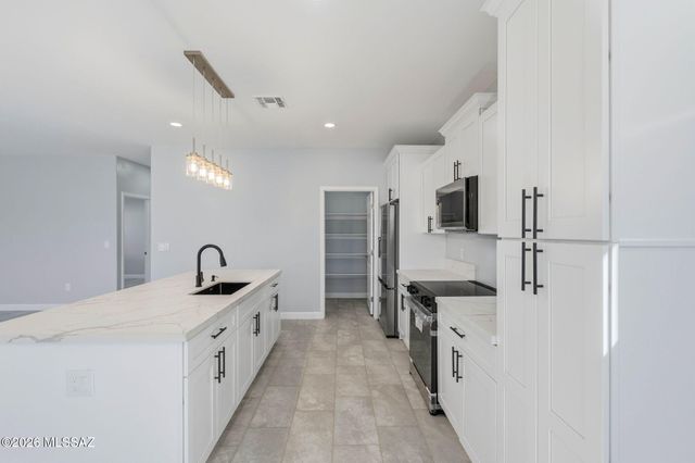 2850 W Carnauba Street, Tucson, AZ 85705