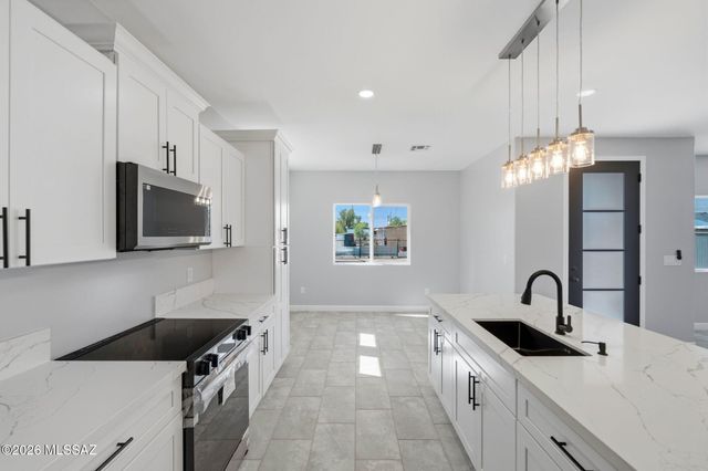 2850 W Carnauba Street, Tucson, AZ 85705