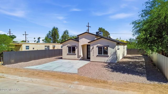 2850 W Carnauba Street, Tucson, AZ 85705