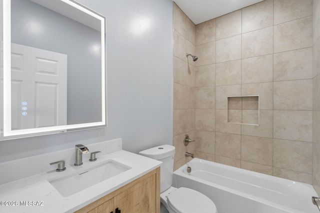 2850 W Carnauba Street, Tucson, AZ 85705