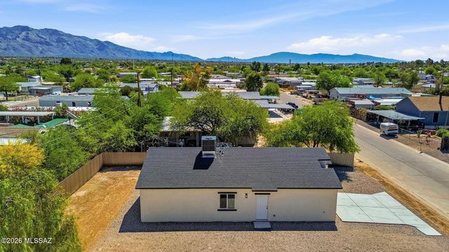 2850 W Carnauba Street, Tucson, AZ 85705