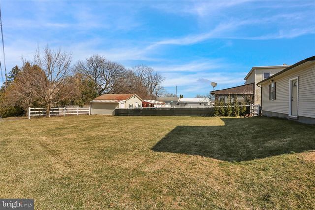 64 W WESNER RD, Blandon, PA 19510