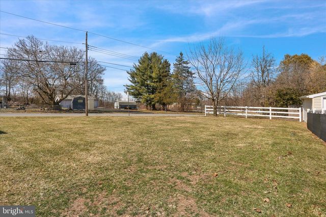 64 W WESNER RD, Blandon, PA 19510