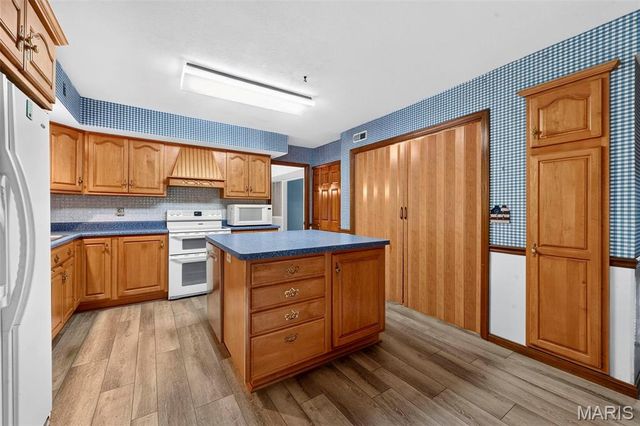 908 Devonshire Lane, St Charles, MO 63301