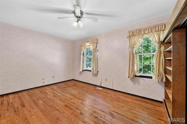 908 Devonshire Lane, St Charles, MO 63301