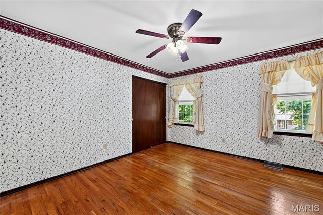 908 Devonshire Lane, St Charles, MO 63301