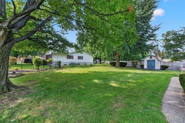 908 Devonshire Lane, St Charles, MO 63301