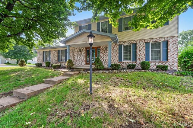 908 Devonshire Lane, St Charles, MO 63301