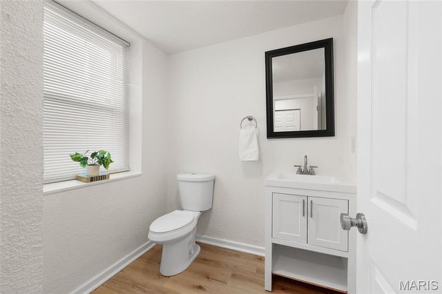 7725 Ivory Avenue, St Louis, MO 63111