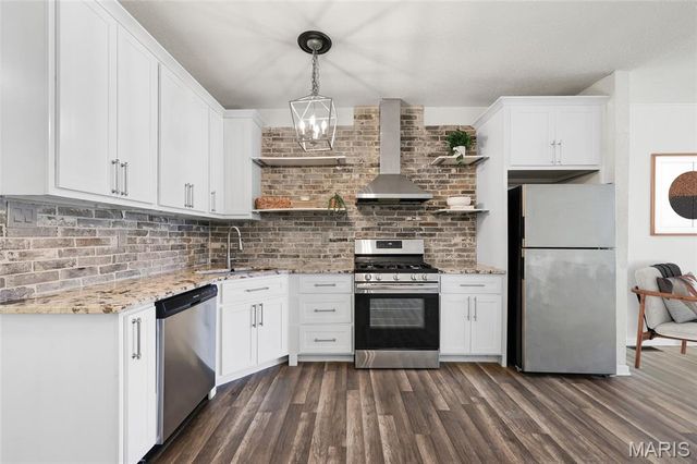 7725 Ivory Avenue, St Louis, MO 63111