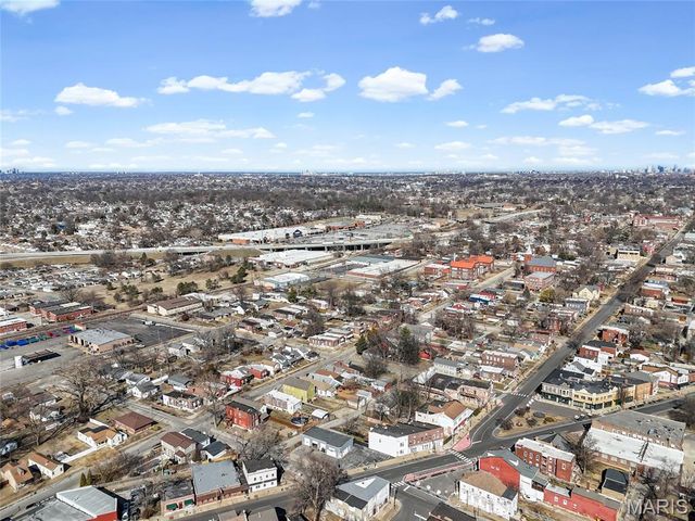 7725 Ivory Avenue, St Louis, MO 63111