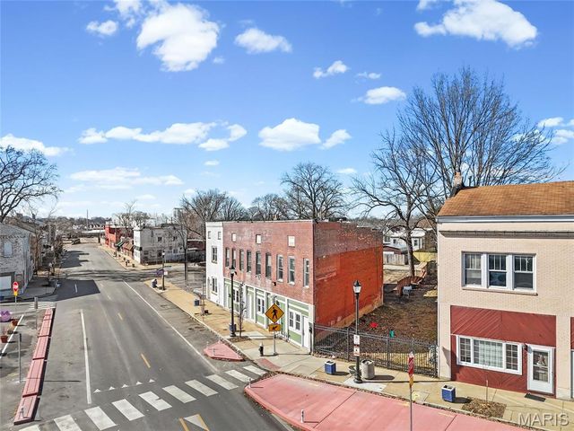 7725 Ivory Avenue, St Louis, MO 63111