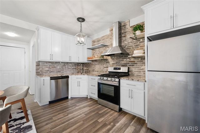 7725 Ivory Avenue, St Louis, MO 63111