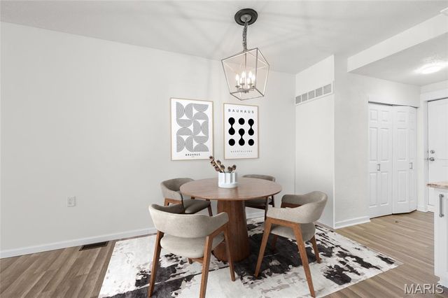 7725 Ivory Avenue, St Louis, MO 63111