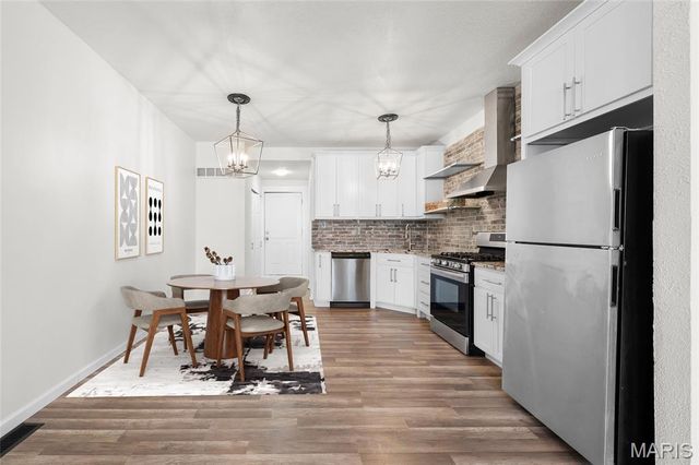 7725 Ivory Avenue, St Louis, MO 63111