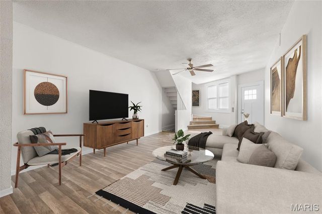 7725 Ivory Avenue, St Louis, MO 63111