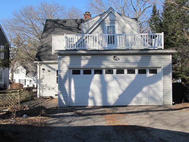 3015 E 18th Street, Davenport, IA 52803