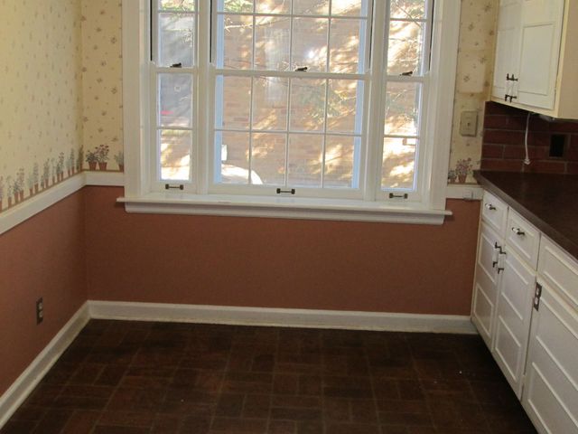 3015 E 18th Street, Davenport, IA 52803