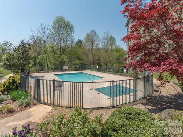9 Kenilworth Knoll 308, Asheville, NC 28805