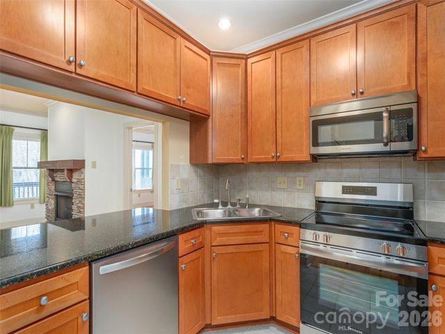 9 Kenilworth Knoll 308, Asheville, NC 28805