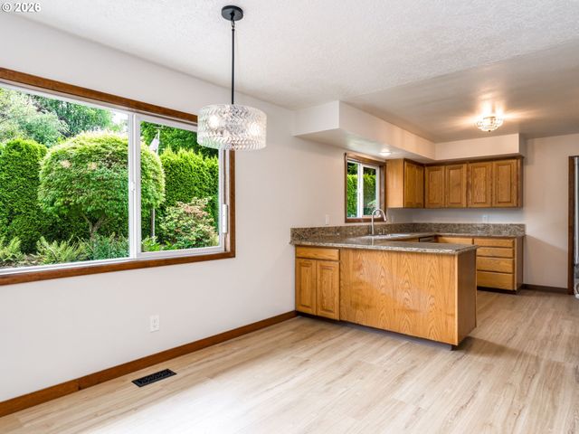 12310 Nw 15TH Ave, Vancouver, WA 98685