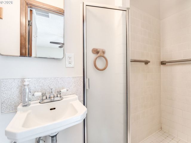 12310 Nw 15TH Ave, Vancouver, WA 98685