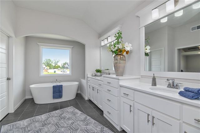 6012 Arapahoe Street, Shawnee, KS 66226