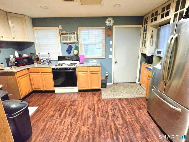 18 Westphal Street, West Hartford, CT 06110