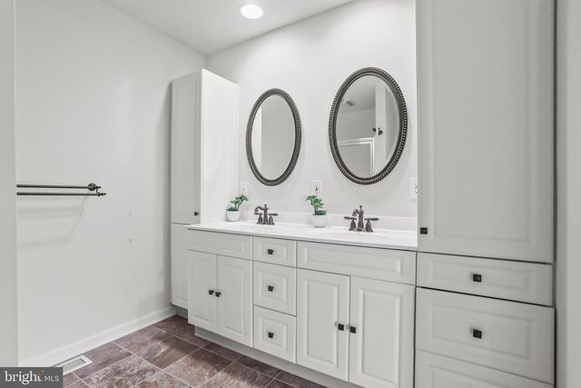 3320 NICOLE CT, Dover, PA 17315