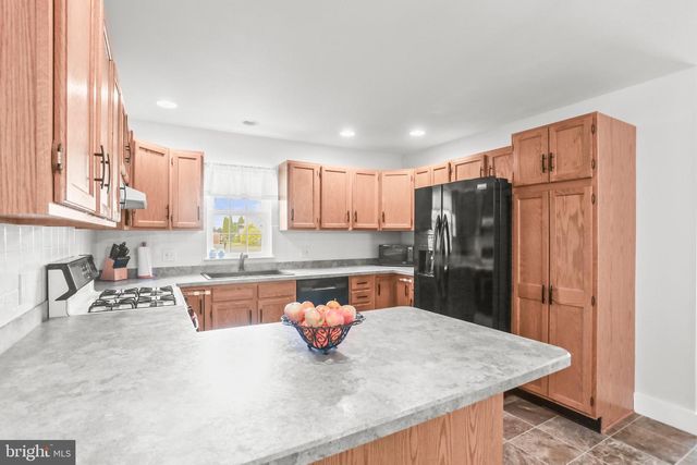 3320 NICOLE CT, Dover, PA 17315