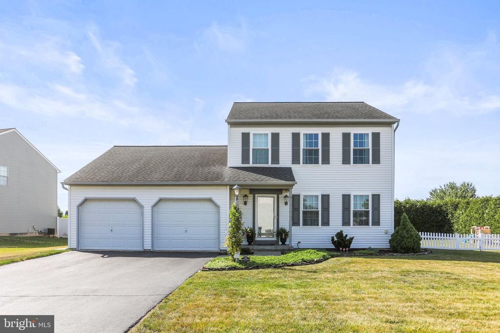 3320 NICOLE CT, Dover, PA 17315