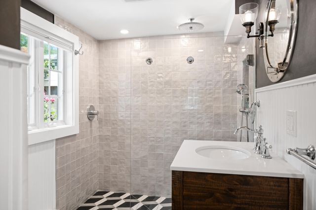 593 Commercial Street, Provincetown, MA 02657