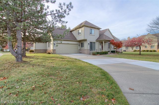 2759 Maple Forest Drive, Wixom, MI 48393