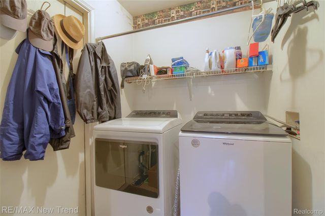 2759 Maple Forest Drive, Wixom, MI 48393