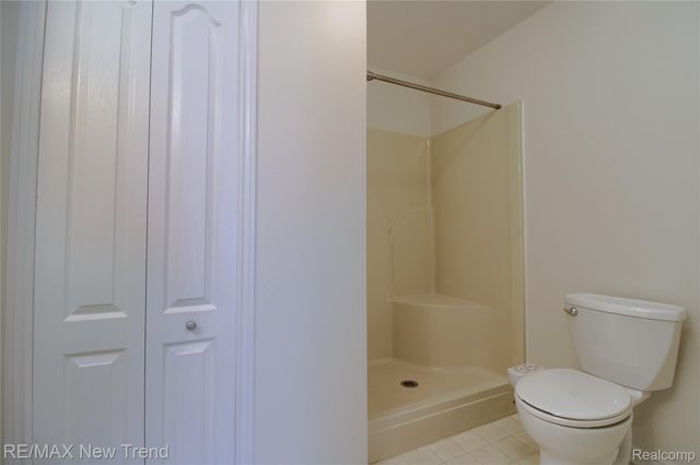 2759 Maple Forest Drive, Wixom, MI 48393