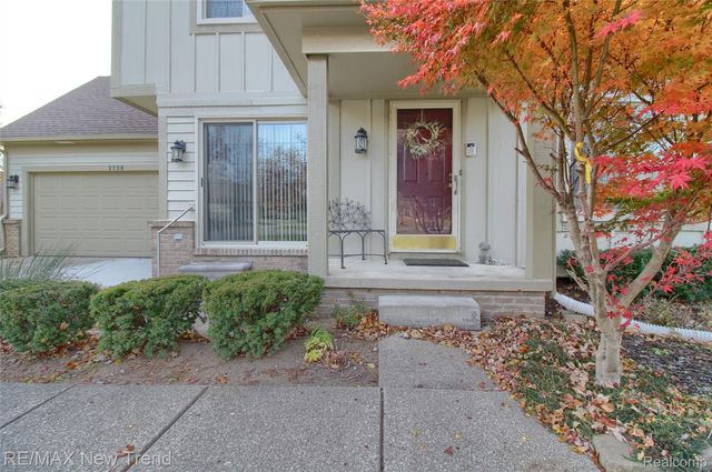 2759 Maple Forest Drive, Wixom, MI 48393