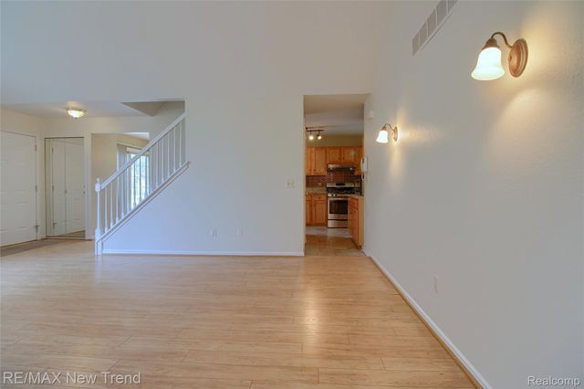 2759 Maple Forest Drive, Wixom, MI 48393