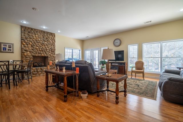 15 Clifton Rd, Lawrenceburg, TN 38464