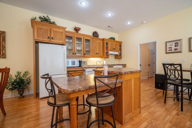 15 Clifton Rd, Lawrenceburg, TN 38464