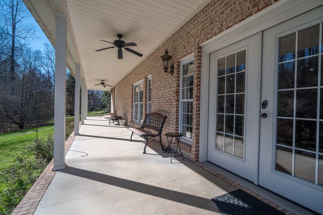 15 Clifton Rd, Lawrenceburg, TN 38464
