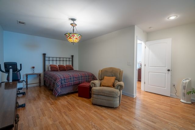 15 Clifton Rd, Lawrenceburg, TN 38464