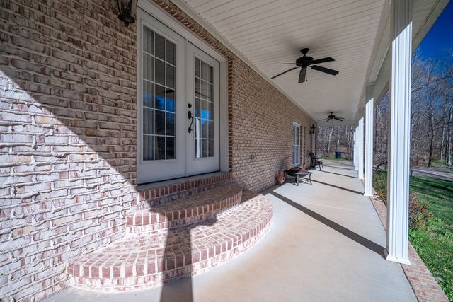 15 Clifton Rd, Lawrenceburg, TN 38464
