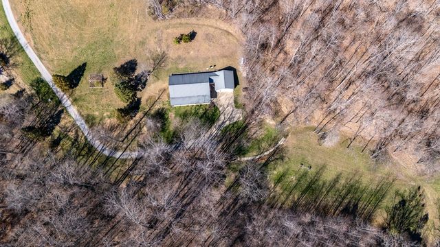15 Clifton Rd, Lawrenceburg, TN 38464